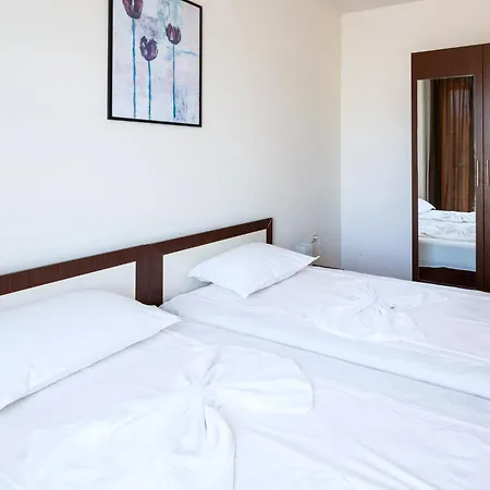 Charming 1 Bedroom For 2 People Apartment *